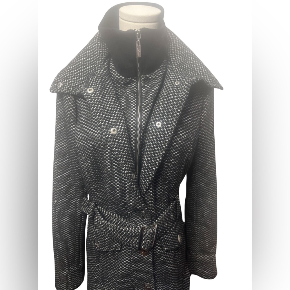 Guess Coat Small
